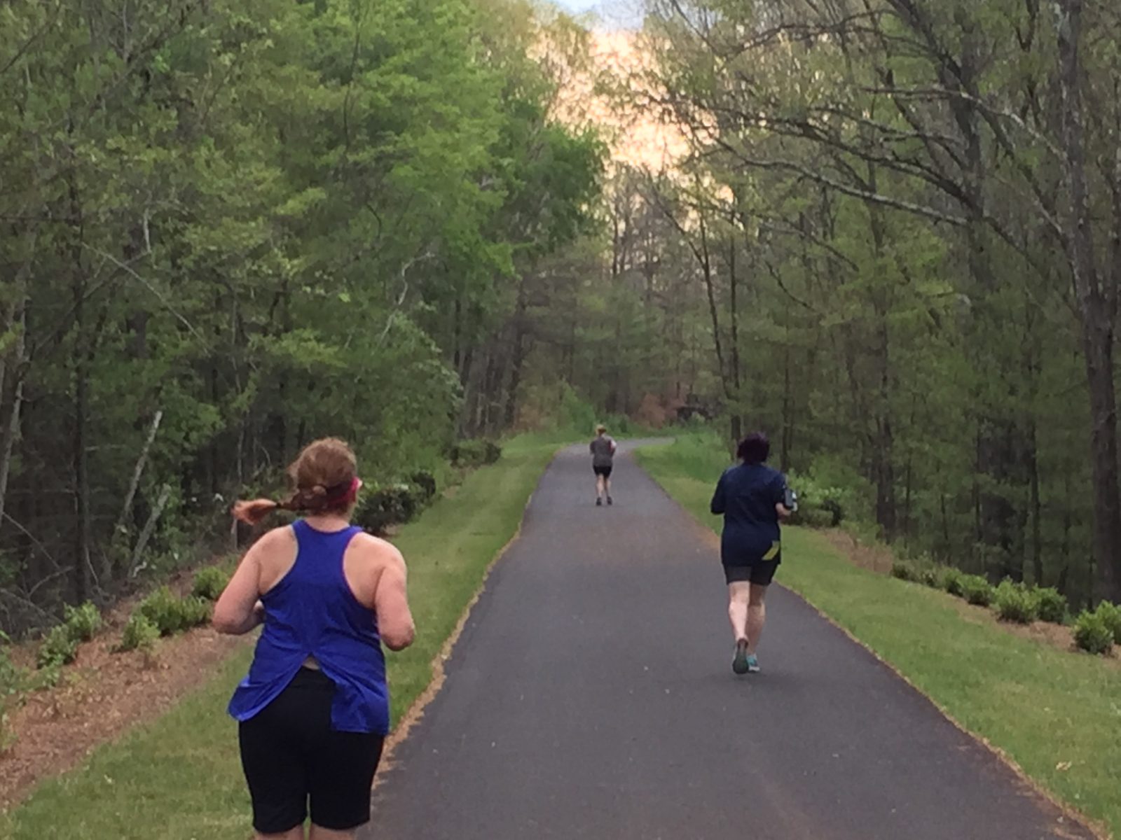 women runners outdoor